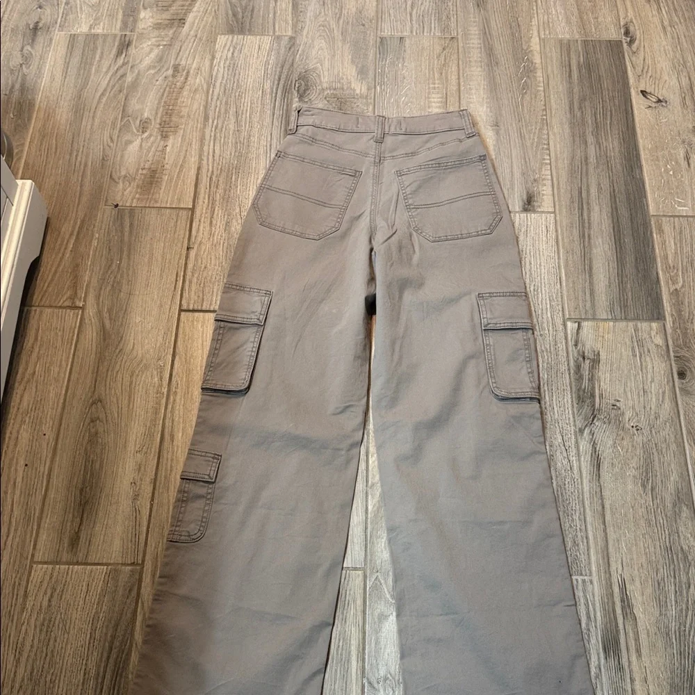Hollister High Rise Baggy Cargo Pants‎ Woman’s 00R Waist 24R NWT